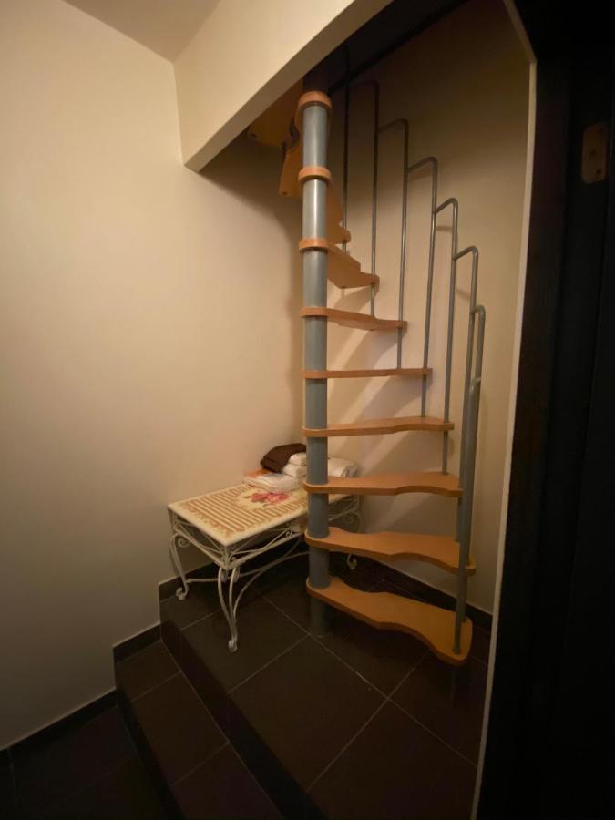 J And R Brussels City Apartment Exterior foto